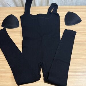 Black Sleeveless Women's Bodysuit